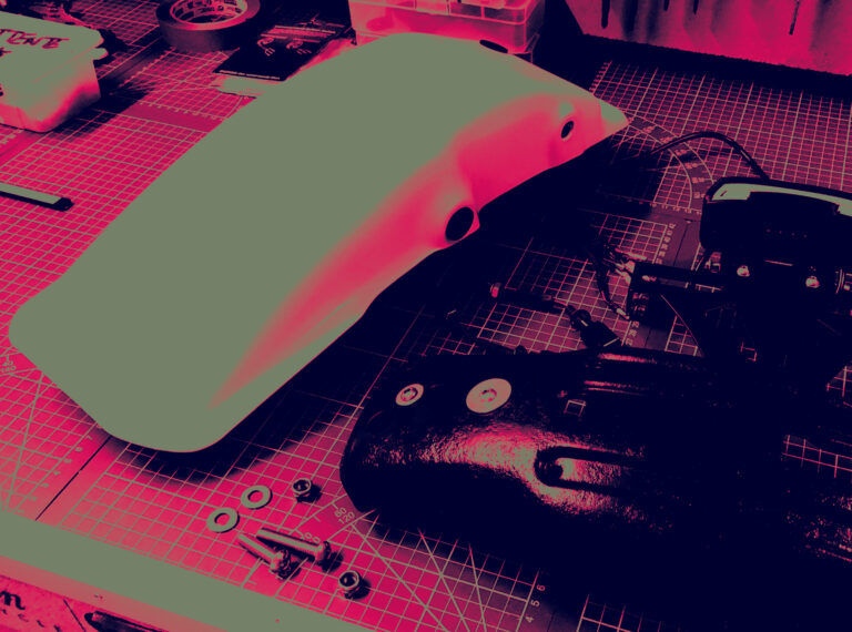 Une 125 TSX tout de jaune vêtue