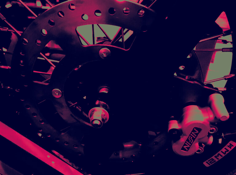 Des freins pour la Suzuki 125 TSX